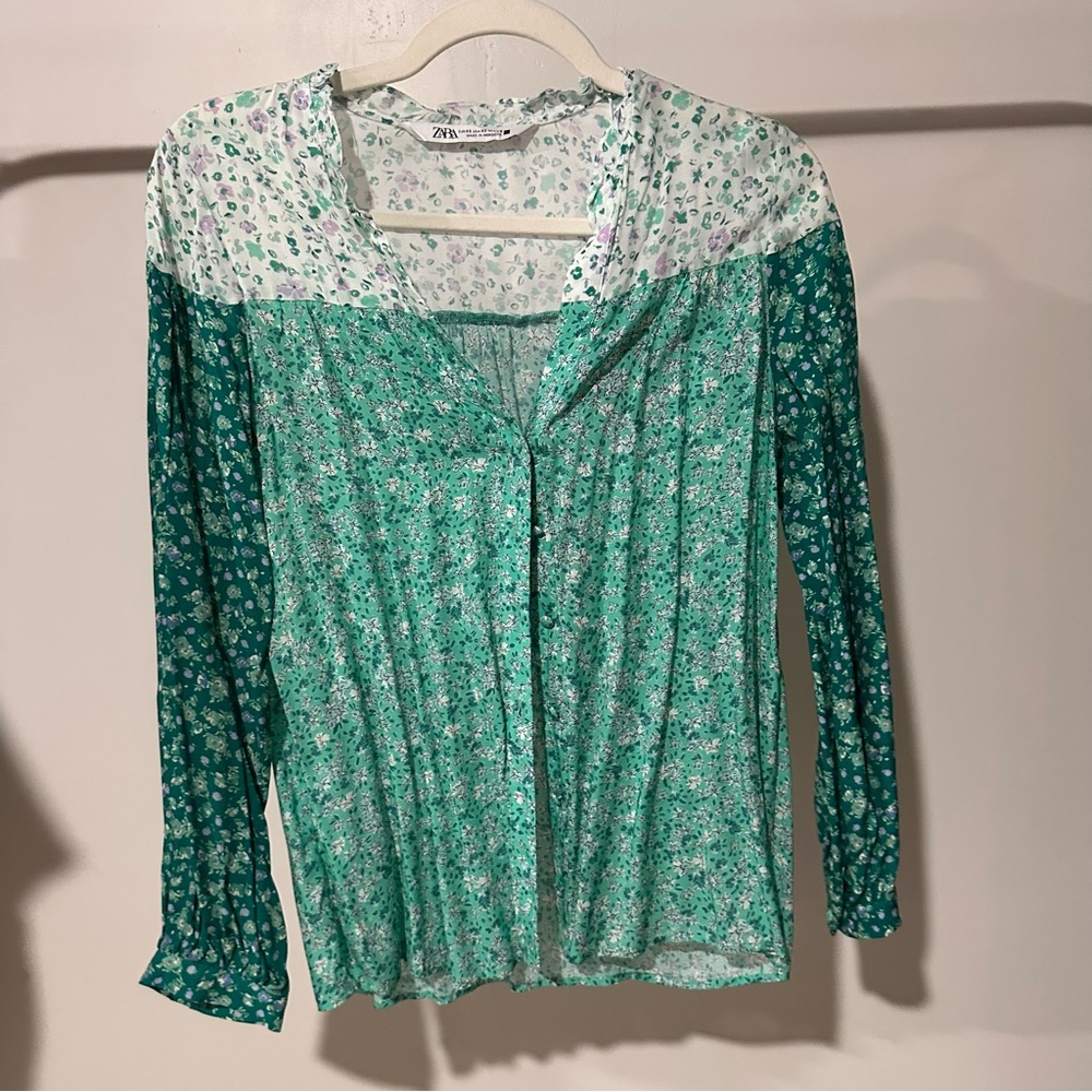 ❤️ ZARA and White Floral Blouse